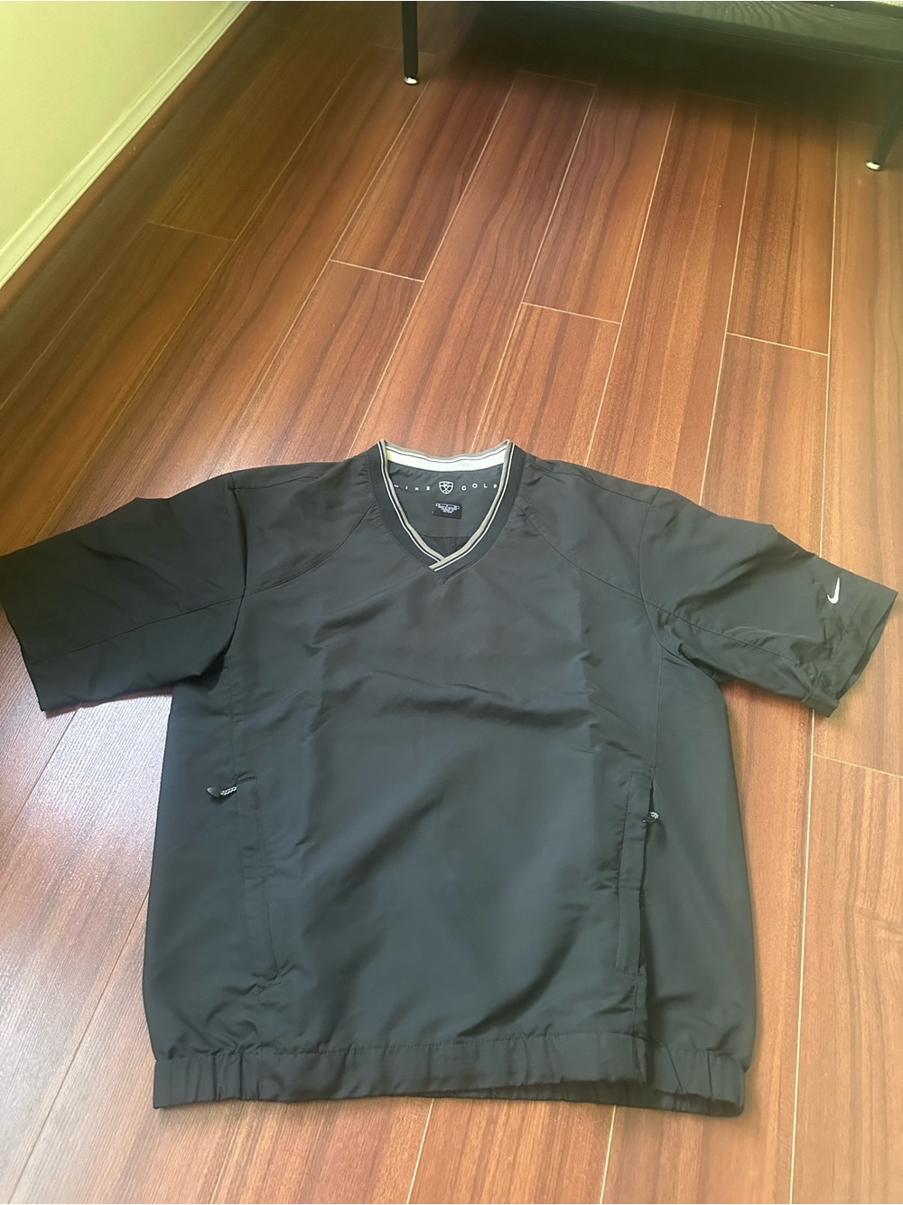 Nike Men’s Black Short-Sleeve V-Neck Pullover Top